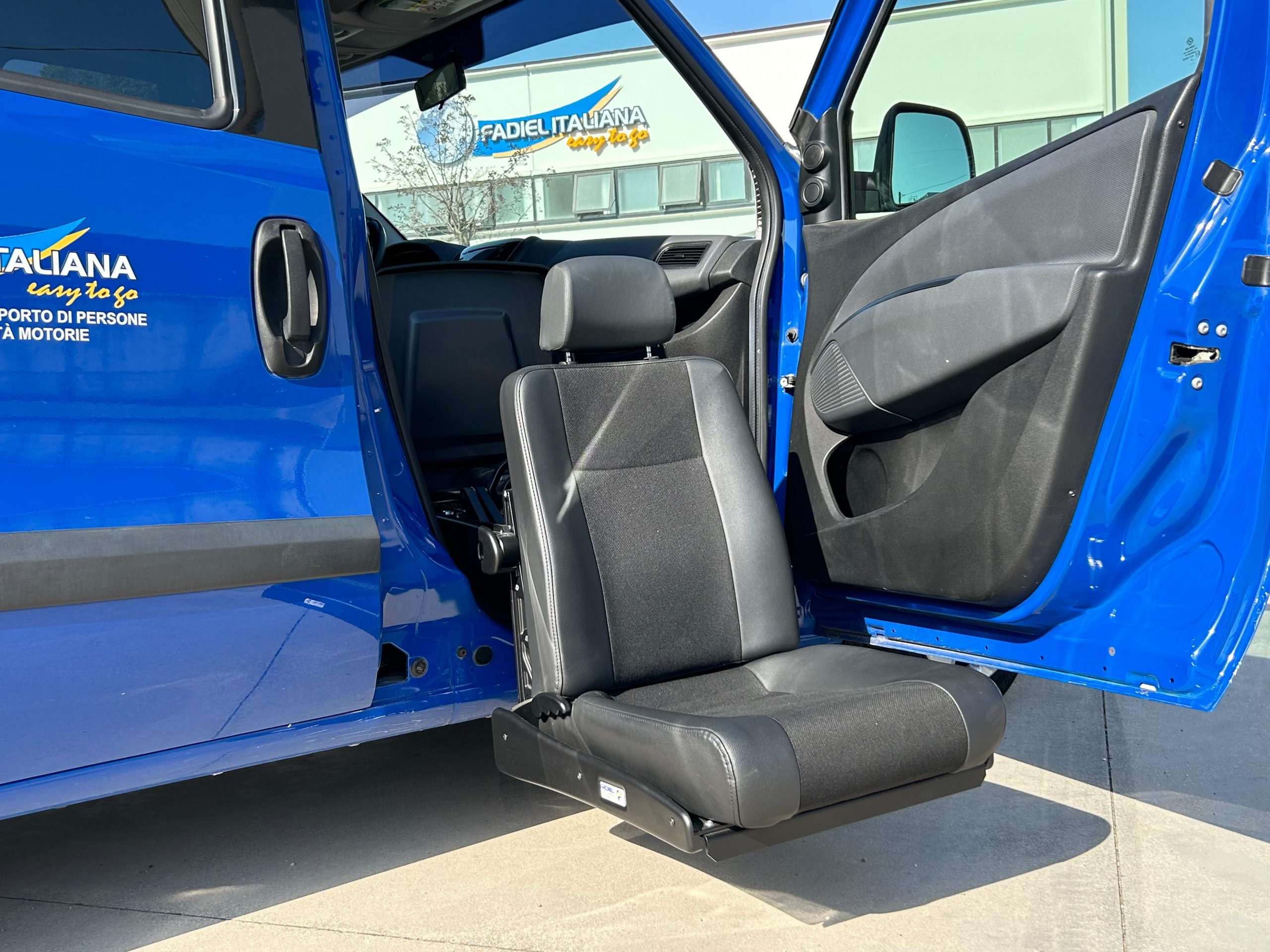 E-Motion S seat base and powered mechanism inside the vehicle