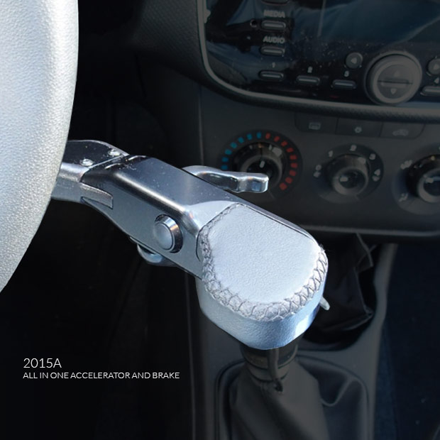 GuidoSimplex 2015A All in One Accelerator and Brake lever fitted beside a steering wheel